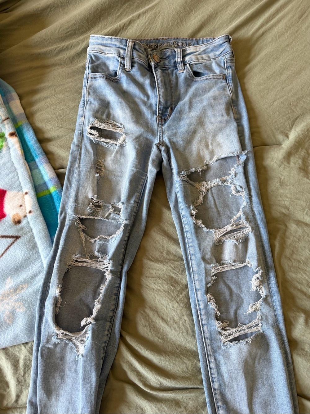 American Eagle Outfitters Light Wash Ripped Skinny Jeans